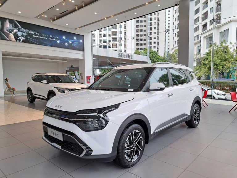 Ảnh thực tế KIA Carens 01