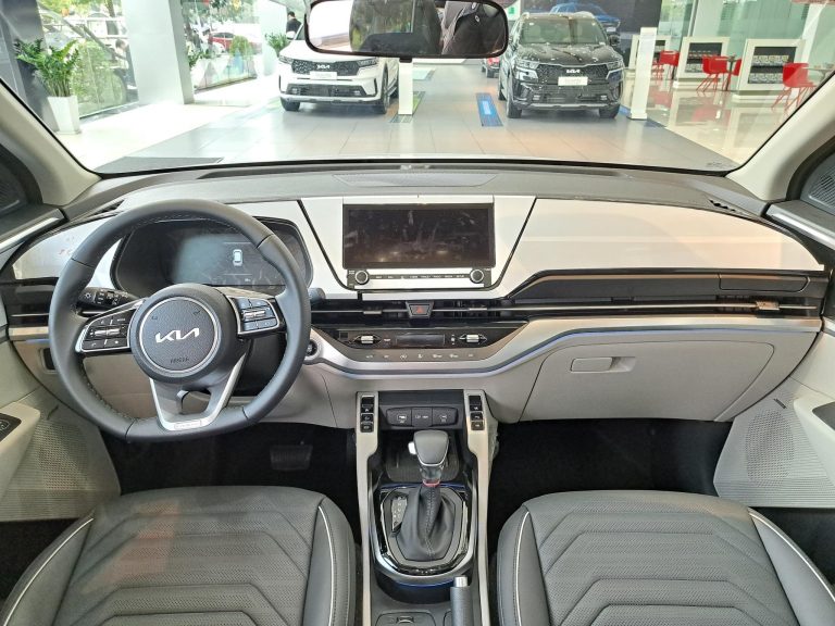 Ảnh thực tế KIA Carens 02