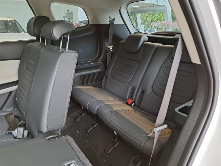Ảnh thực tế KIA Carens 04