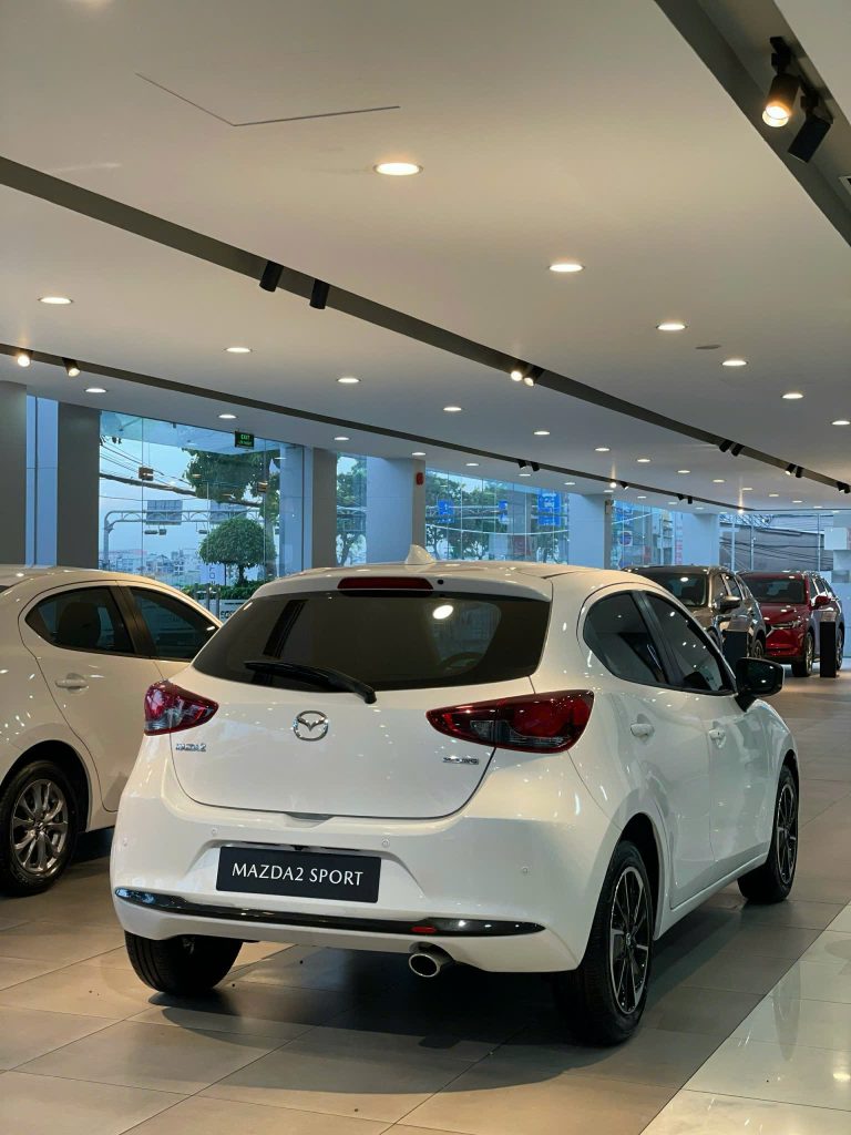 Ảnh thực tế Mazda 2 Sport 02