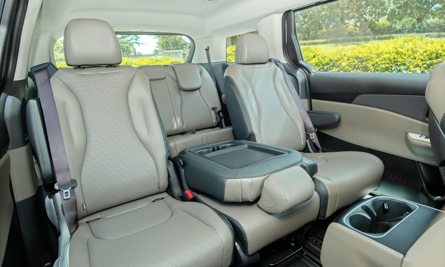 Nội thất New KIA Carnival 04